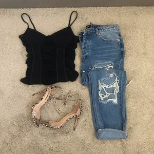 Medium blue ripped boyfriend Jeans!